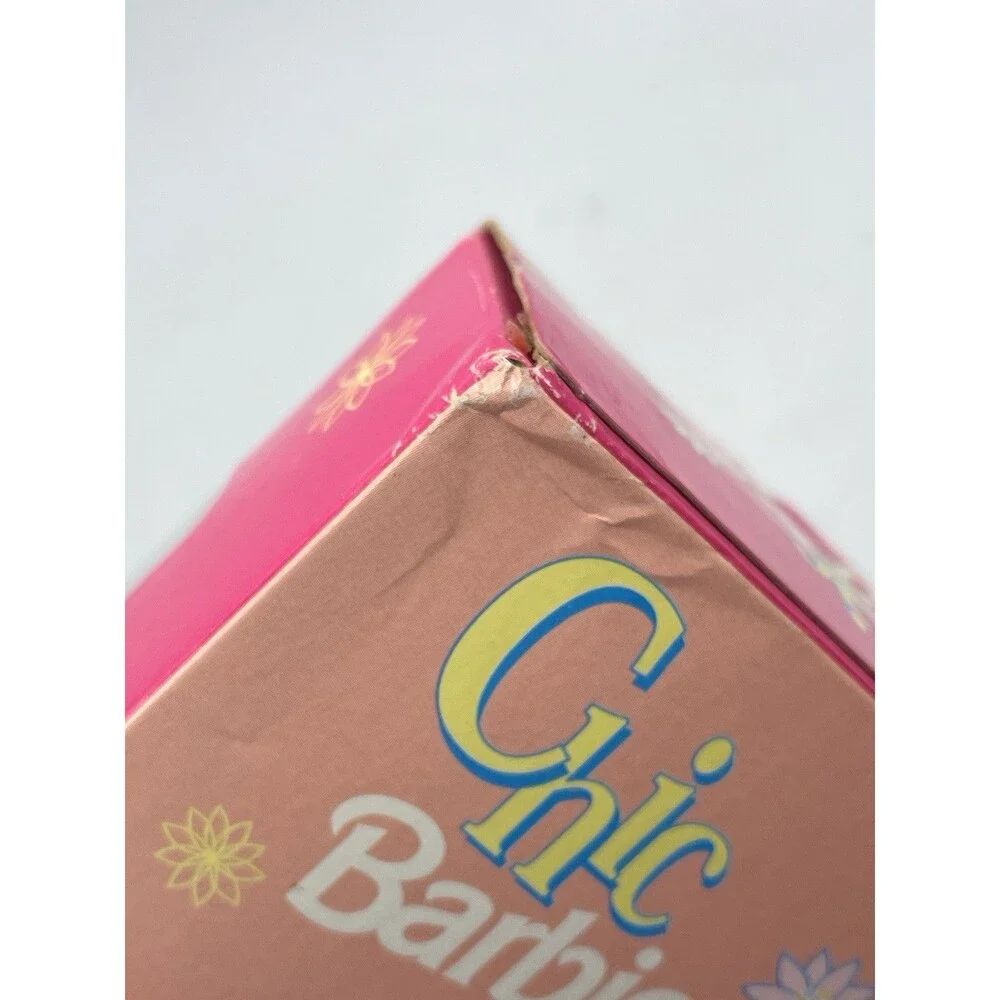 VTG Barbie Chic Barbie Doll 1997 # 18218 Mattel With Brush & Bag SEALED NEW